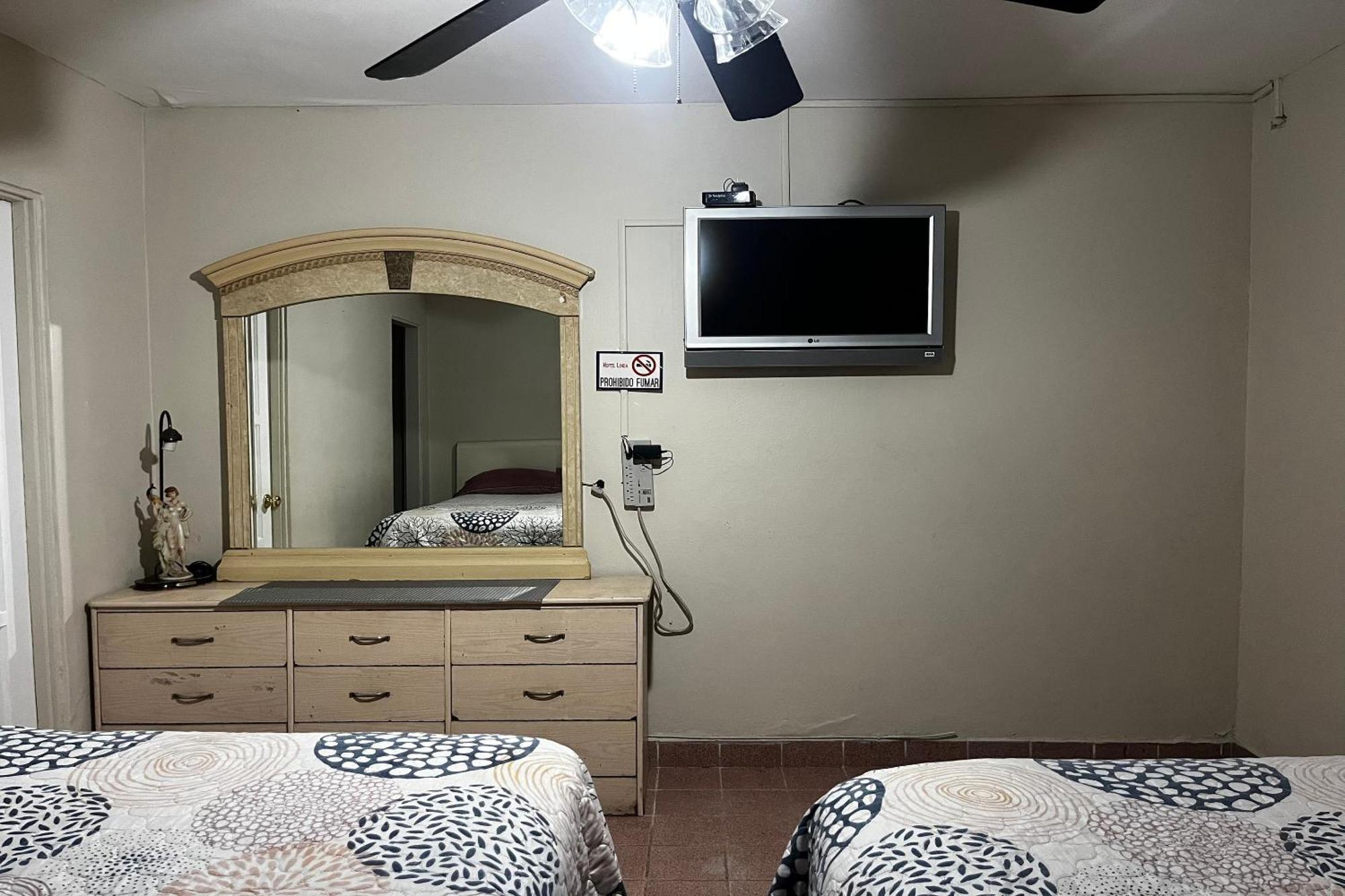 Oyo Hotel Linda Tijuana Bagian luar foto