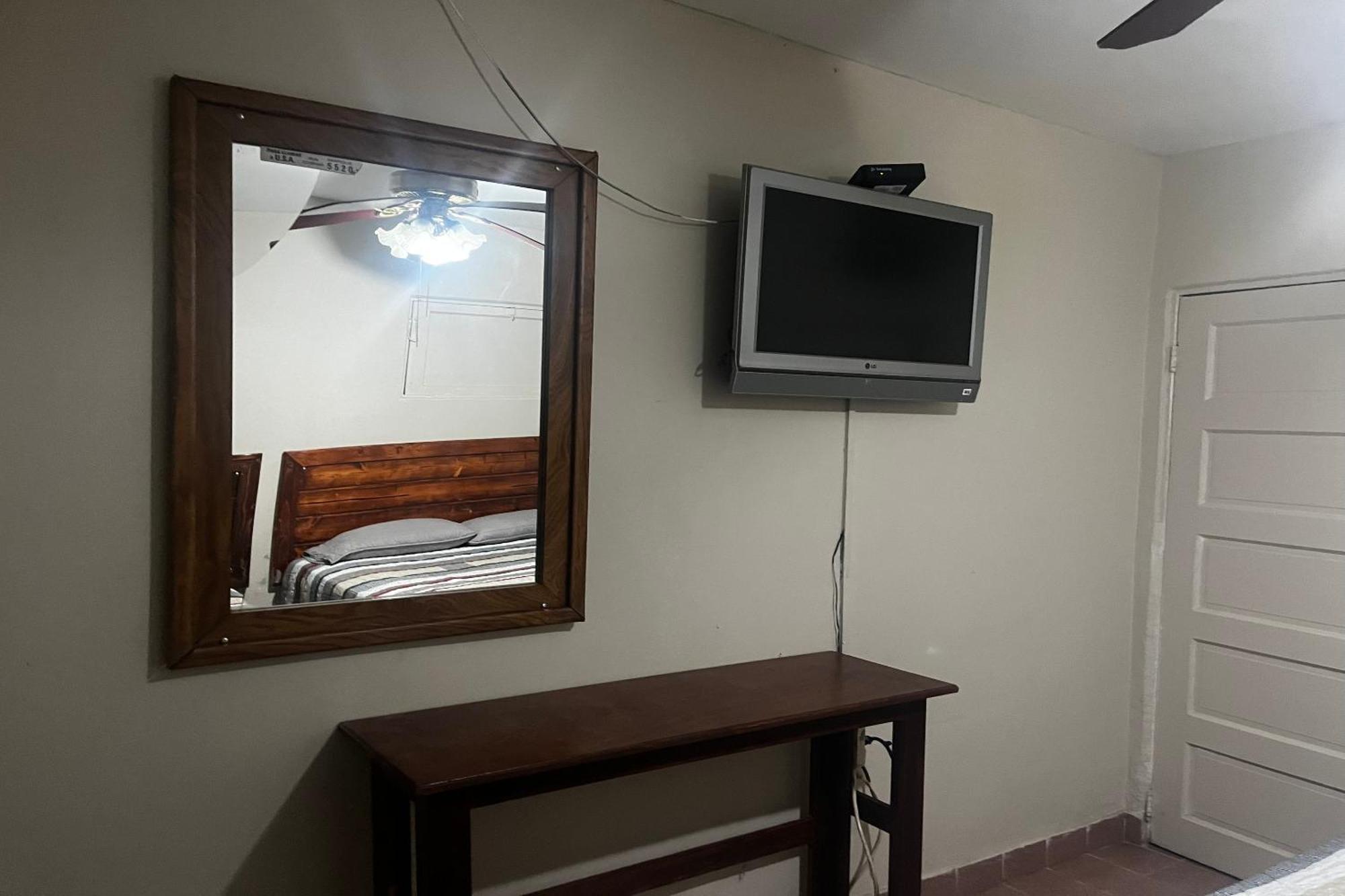 Oyo Hotel Linda Tijuana Bagian luar foto