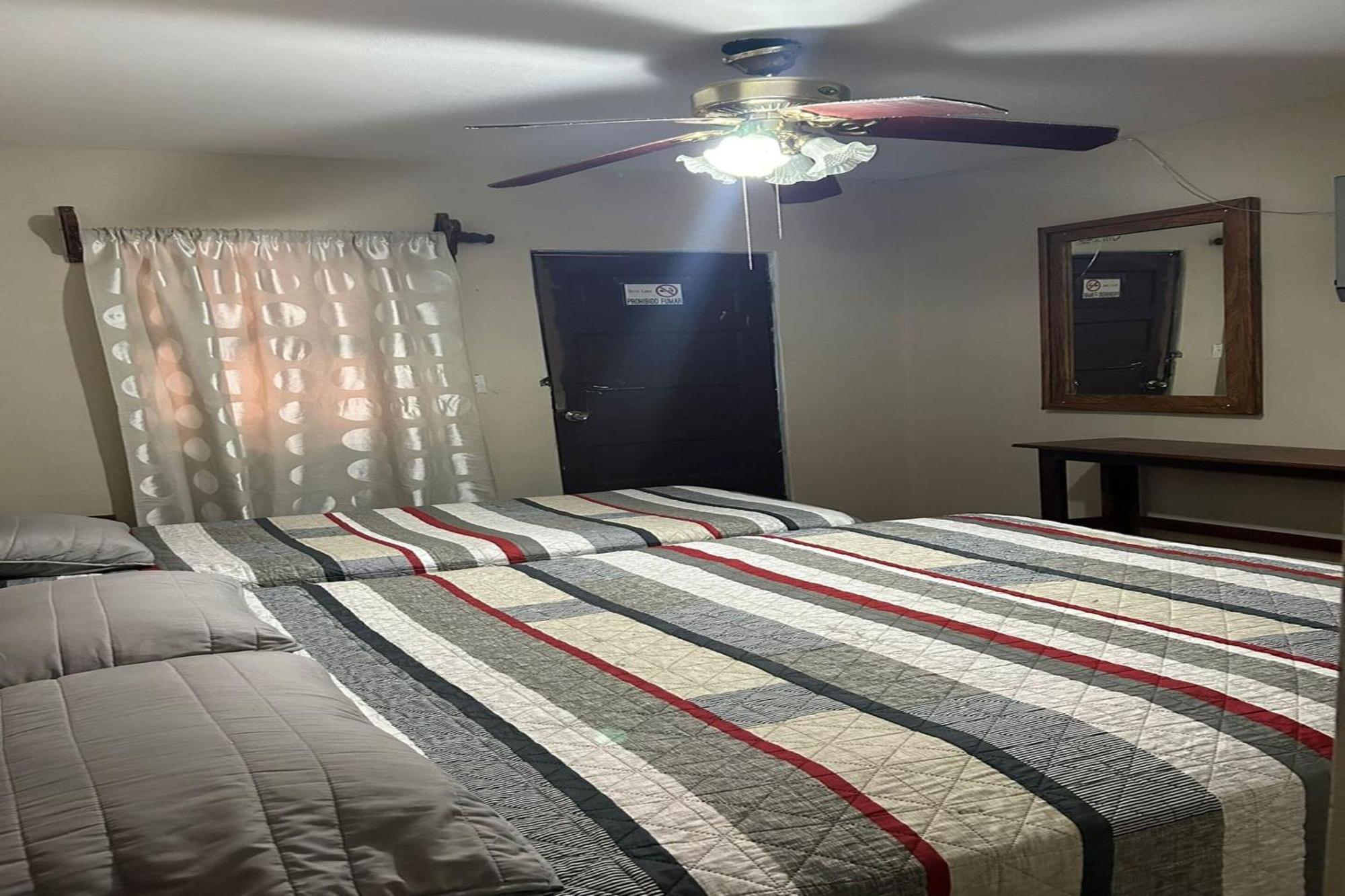 Oyo Hotel Linda Tijuana Bagian luar foto