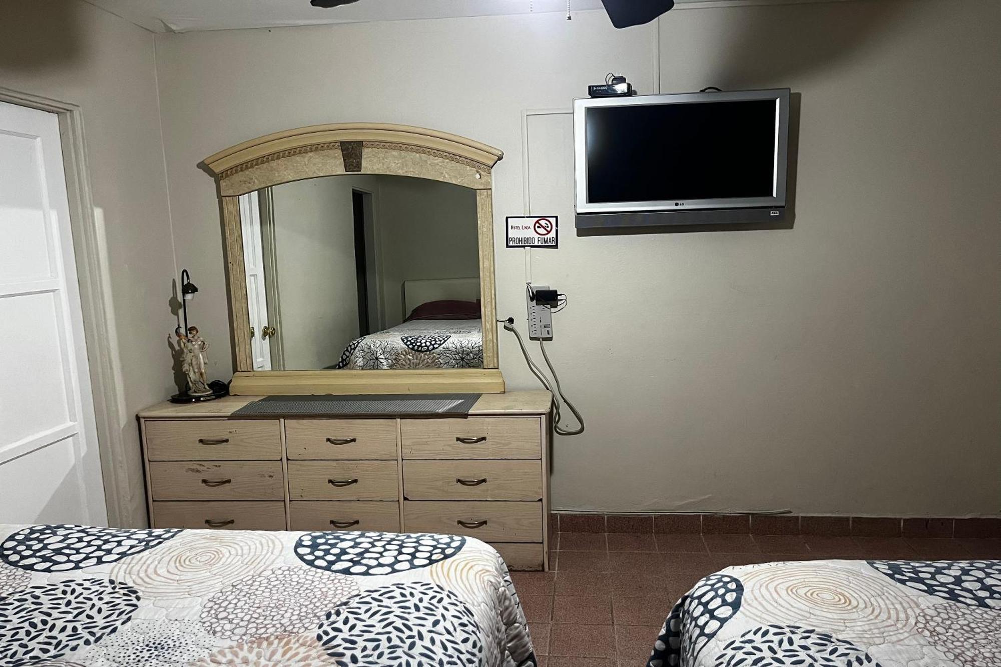 Oyo Hotel Linda Tijuana Bagian luar foto
