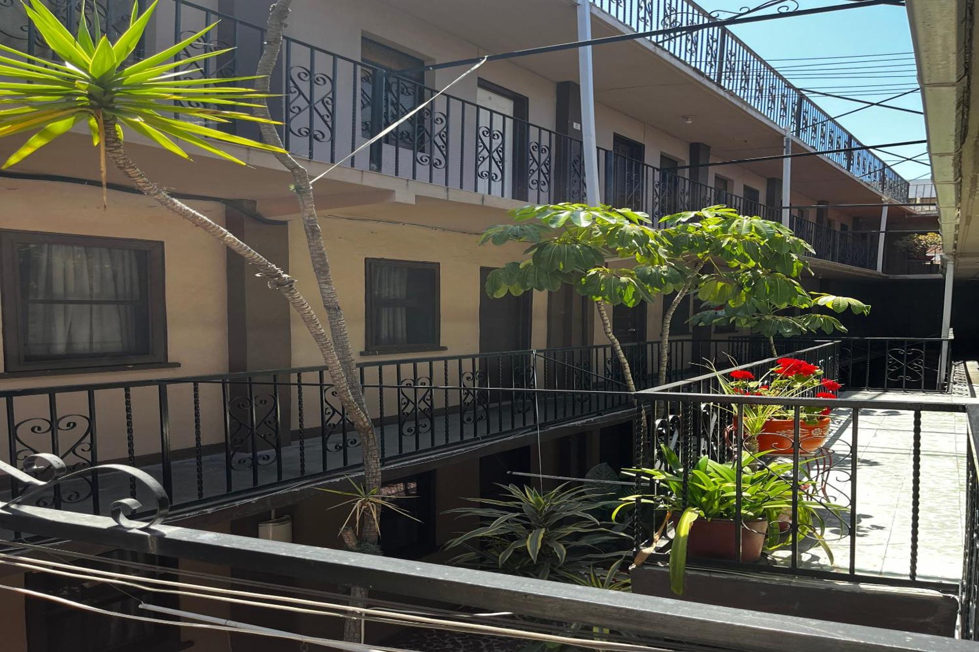 Oyo Hotel Linda Tijuana Bagian luar foto